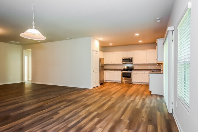 Photo - 176 Nottingham Rd