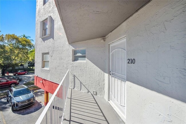 Photo - 1750 W 46th St Unit 210