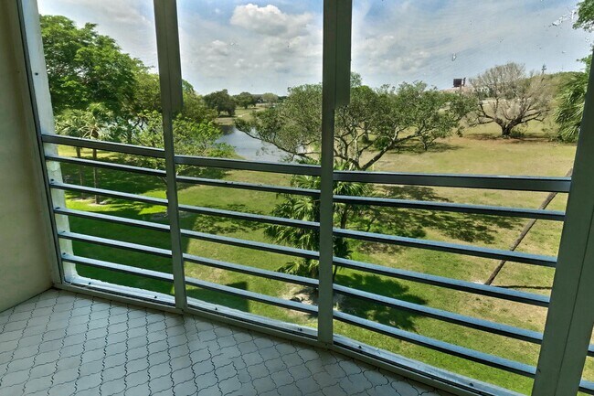 Photo - 3080 N Course Dr Unidad Gorgeous 2 bed 2 bath