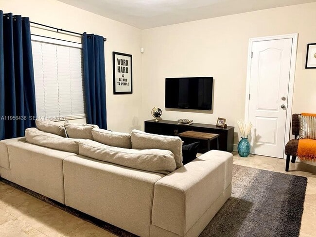 Photo - 544 NE 62nd St Unit 544-3