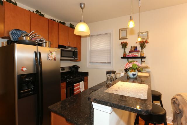 Photo - 1738 W Altgeld St Unidad F2