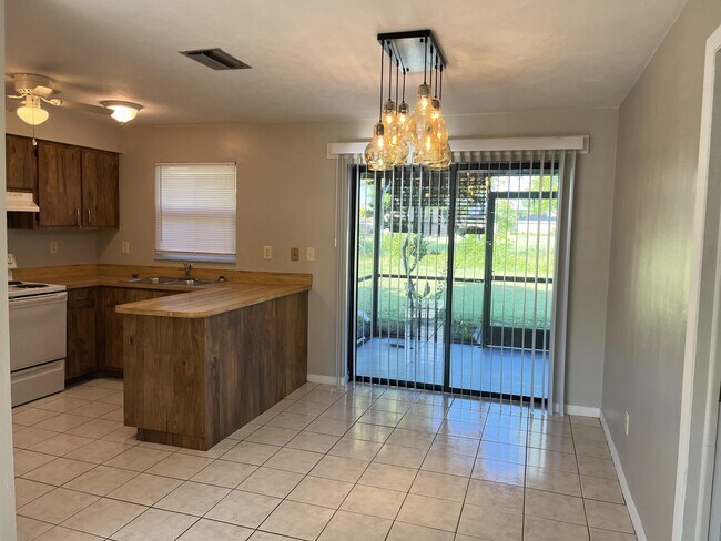 Photo - 940 SE 24th Ave