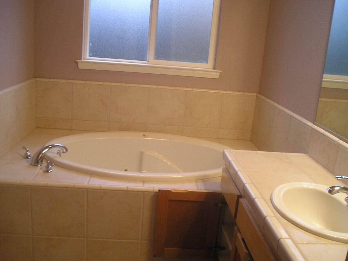 Photo - 143 Mandalay Ct