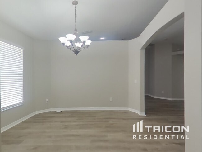 Photo - 308 116th St E