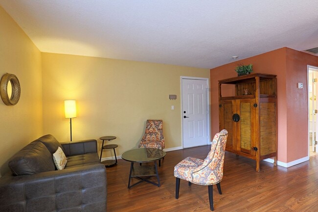 Photo - Palms at Waters Edge 3344-M6 Unit Palms at Waters Edge 3344 N. Key Dr. #M6