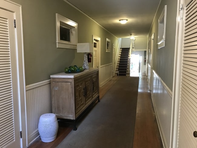 Photo - 916 Bromley Rd Unit 3