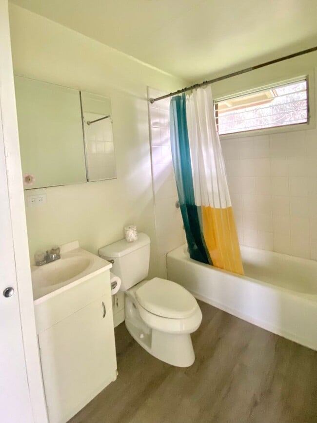 Photo - Mililani 2 Bed, 1 Bath Rental with Washer + Dryer