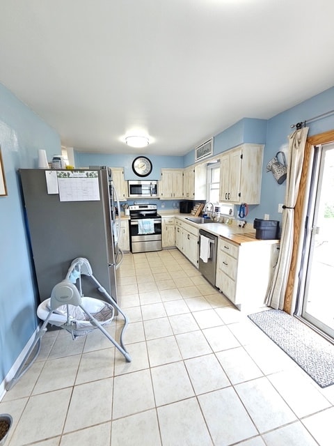 Photo - 774 S Main St