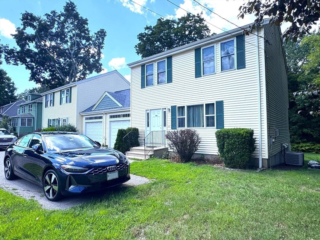 Photo - 1081 Main St