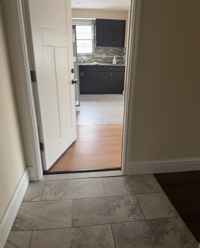 Entrance - 729 Linden Ave Unit 729 Linden  #2fl