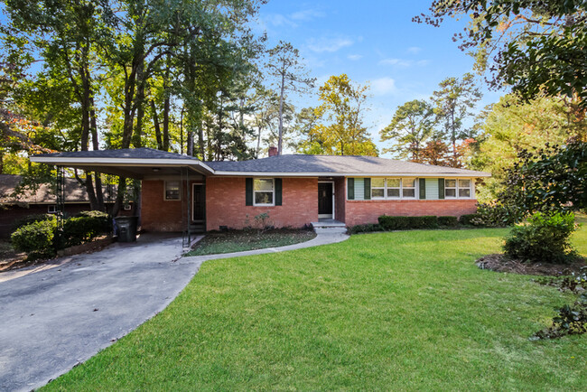 Inviting Brick Ranch - Inviting Brick Ranch House