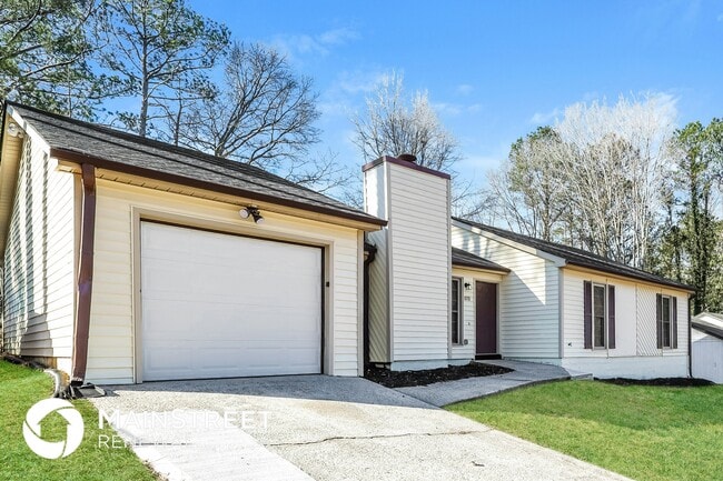 Photo - 1070 Salisbury Trail