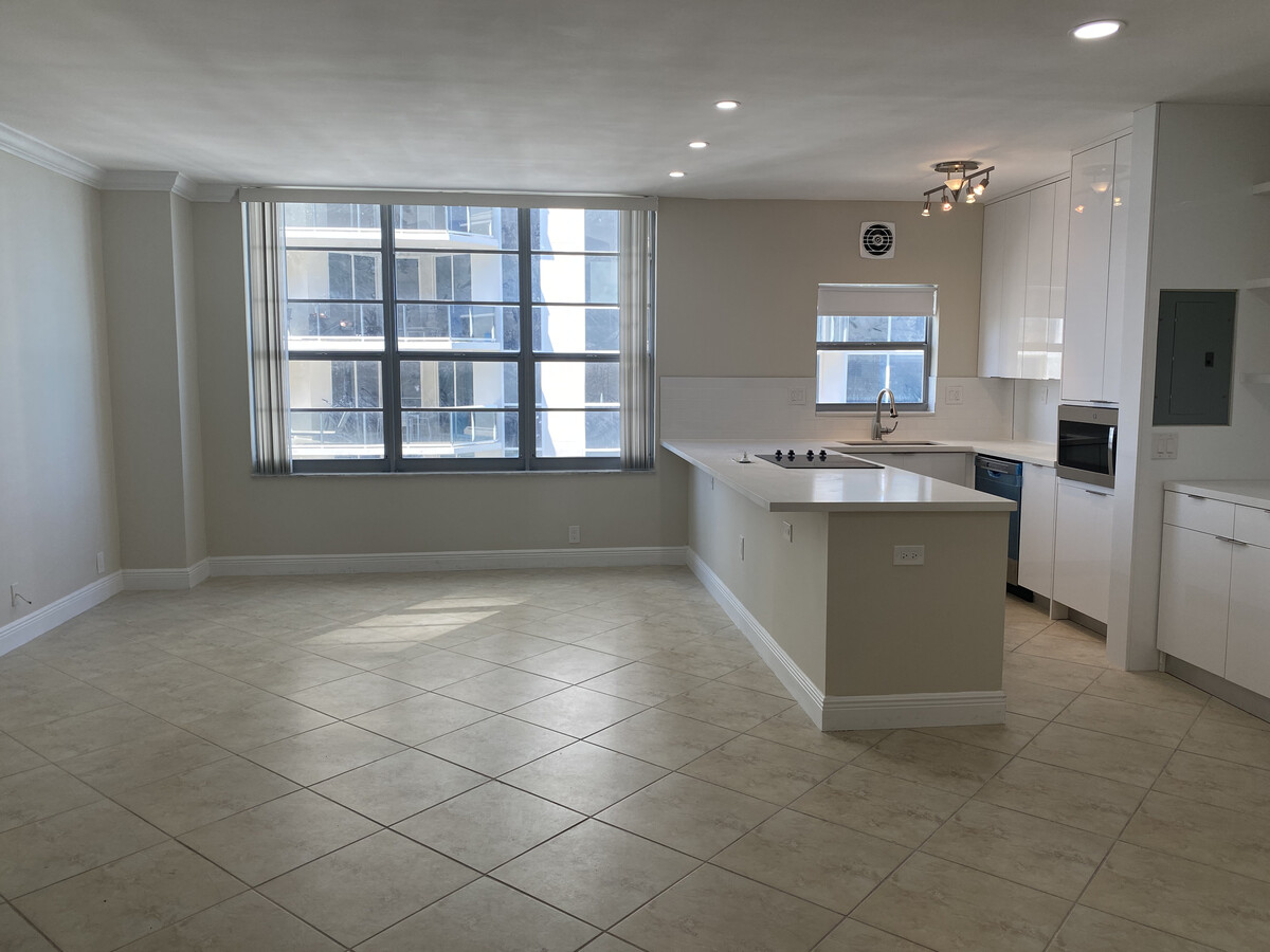 Photo - 4747 Collins Ave Condo Unit 1408