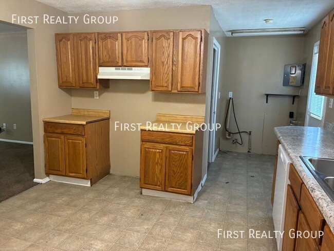 Photo - 27 Stadia Dr