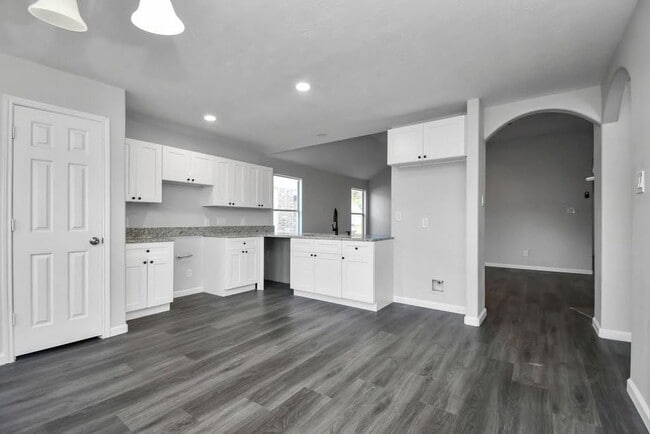 Photo - 21513 Ornella Cir