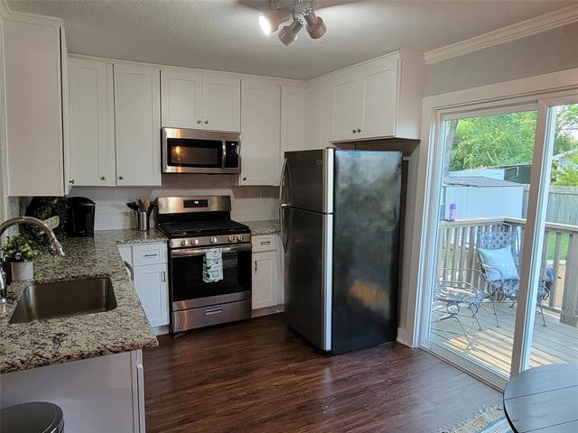 Photo - 203 W Oak St