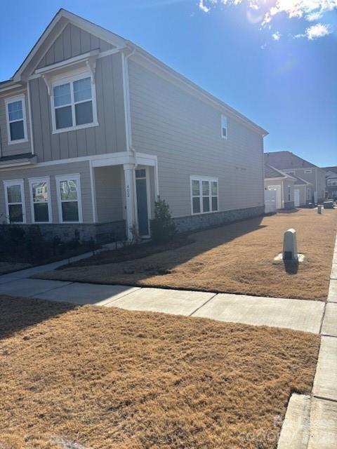 Photo - 402 Kenwood Vw