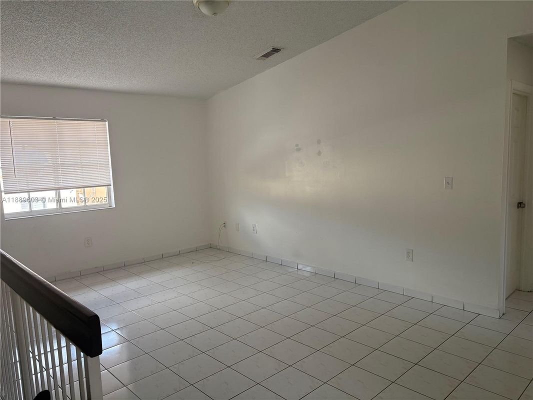 Photo - 2258 W 74th St
