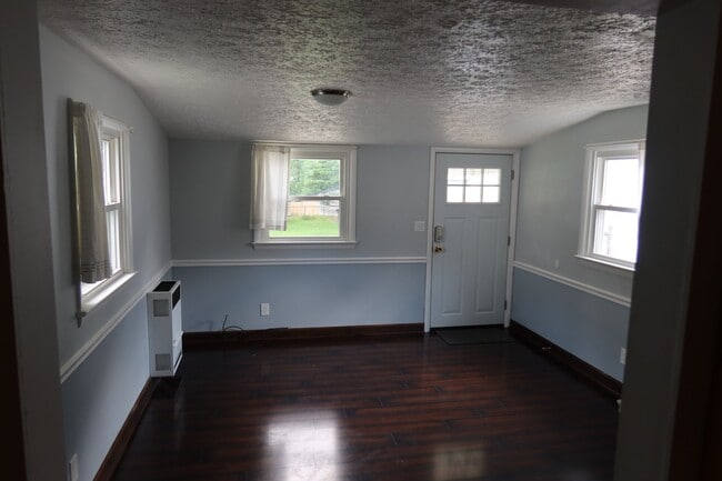 Photo - 1637 Hanover St