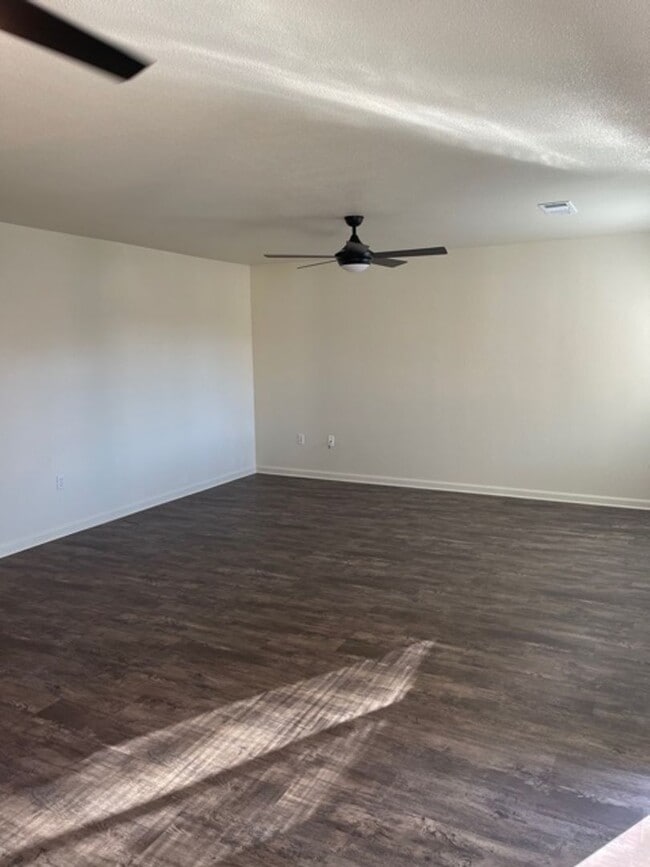 Photo - milo1750 Unit 2