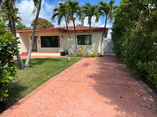 Photo - 445 NE 109th St