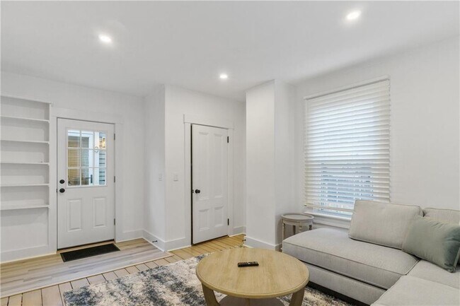 13 Sherman St Unit 4