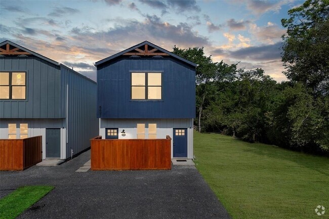 Building Photo - 8419 Venus St Unit A Rental