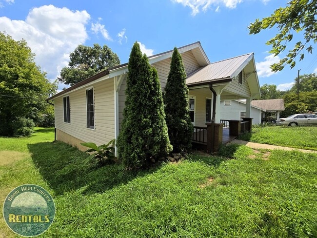 Photo - Charming 2bd/1ba Home In Lenoir