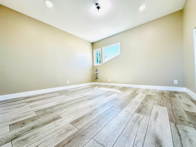 Photo - 9382 Bixby Ave