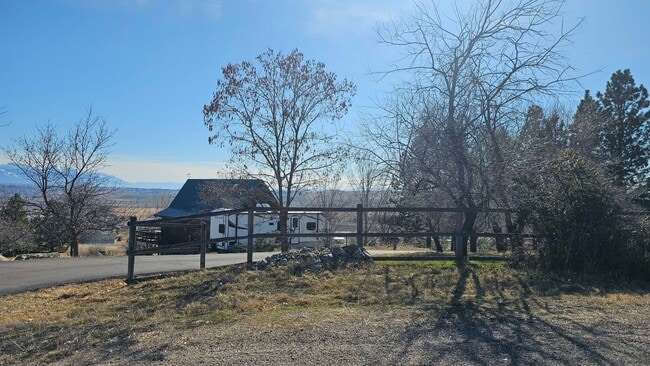 Photo - House with wood stove on Jette Hill