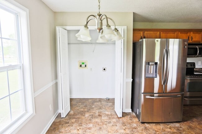 Photo - 1276 Archwood Dr
