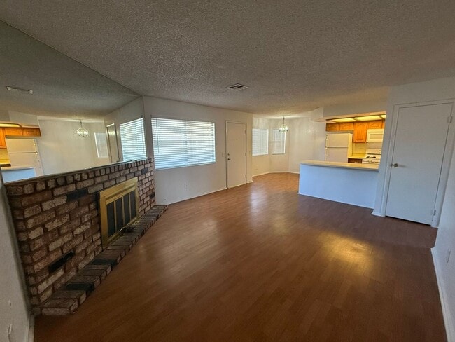 Photo - 725 Rock Springs Dr