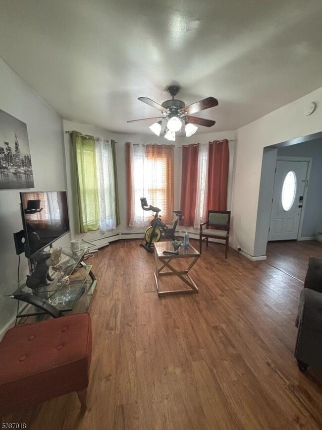 Photo - 602 E 23rd St