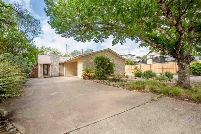 Photo - 2011 Meadowridge Dr Unit A