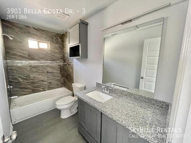Building Photo - 3901 Bella Costa Dr Unit 3