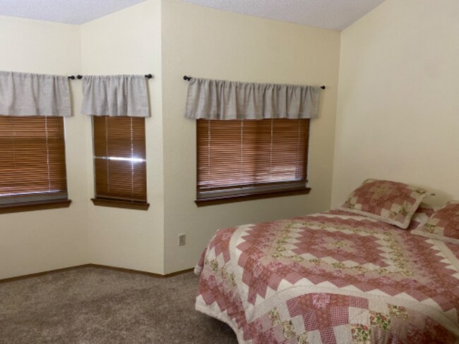 Photo - 8892 Brompton Way