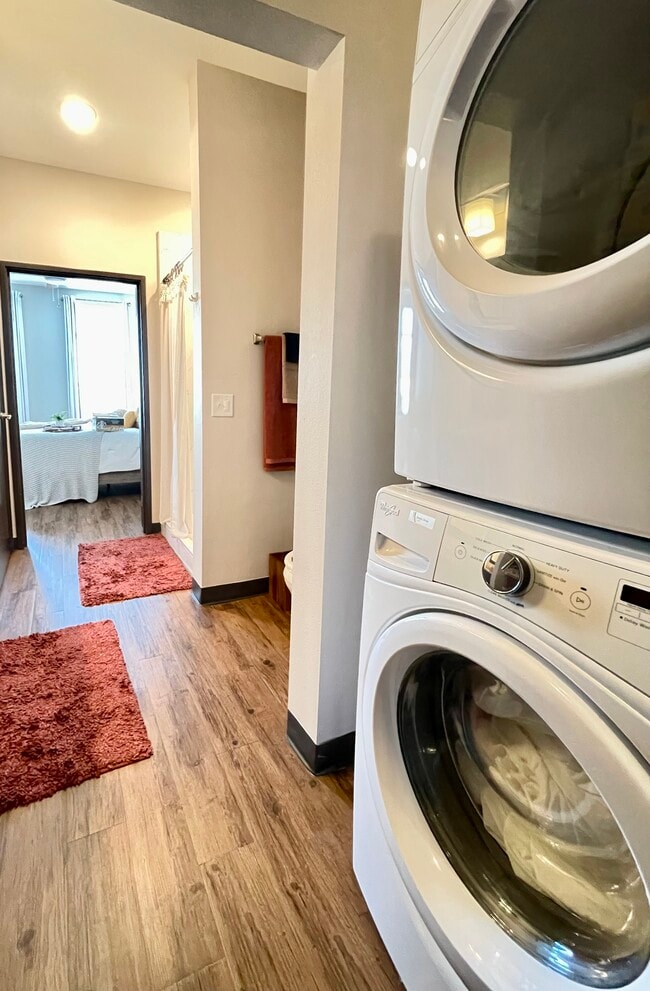 Bathroom (1 Bedroom)