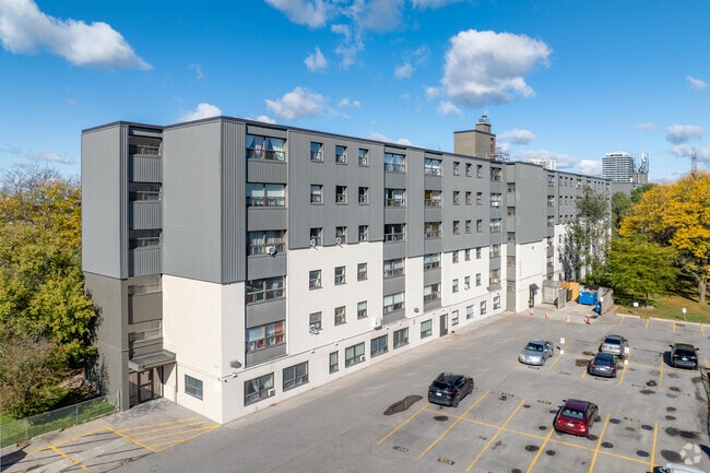 4979 Bathurst Street Apartments