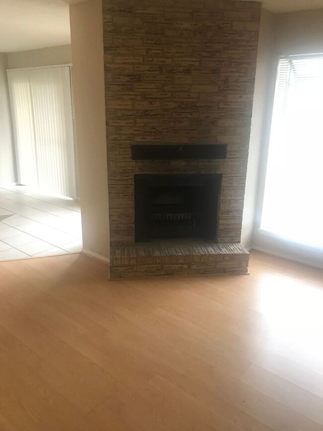 Photo - 2834-2836 Forest Bend Unit 2836