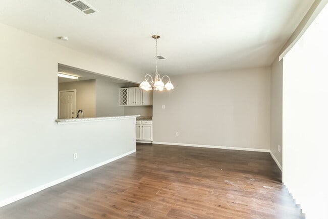 Photo - 11611 Duane St