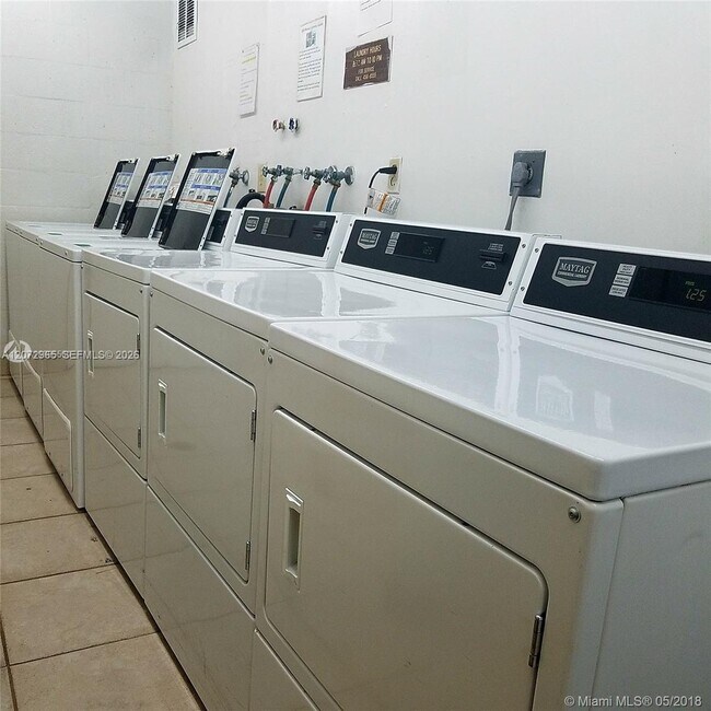 Photo - 1000 Parkview Dr Unit 216