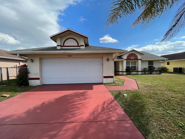 Large Poinciana Home! - Large Poinciana Home!