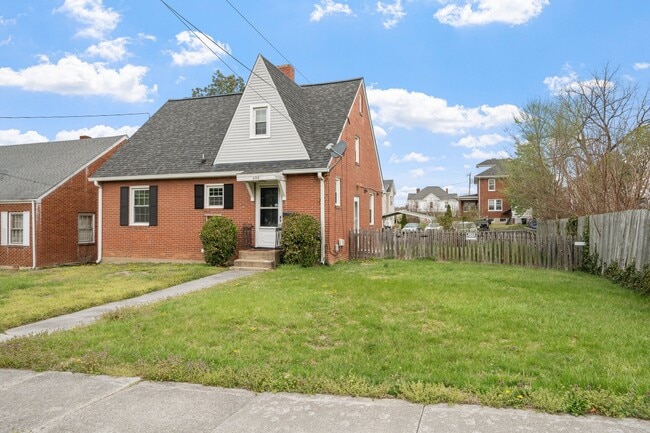 Photo - 208 E Cleveland Ave