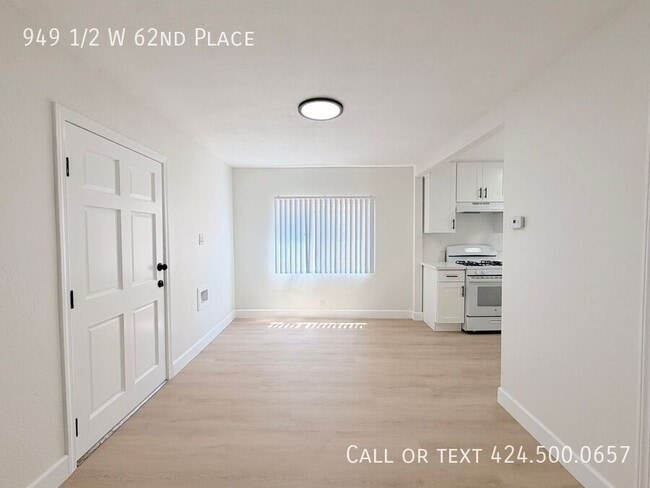 Photo - 949 1/2 W 62nd Place-