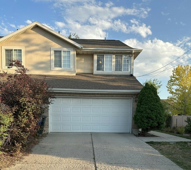 Building Photo - 776 E Scott Ave