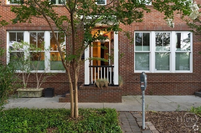 Building Photo - 303 Alice St Rental