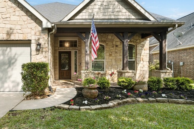 Photo - 130 Springshed Pl