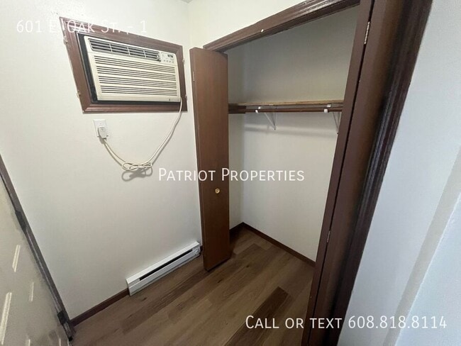 Photo - 601 E Oak St Unit 1