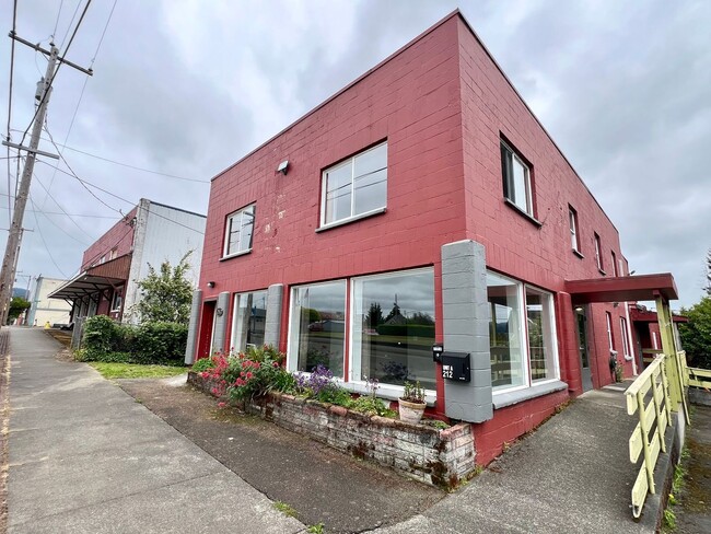 Building Photo - SC Unit C