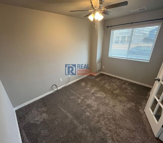 Photo - 420 Ryan Ave